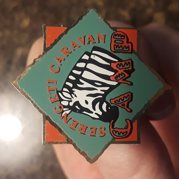 Serengeti Caravan Camp Disney Trading Pin - Picture 4 of 4